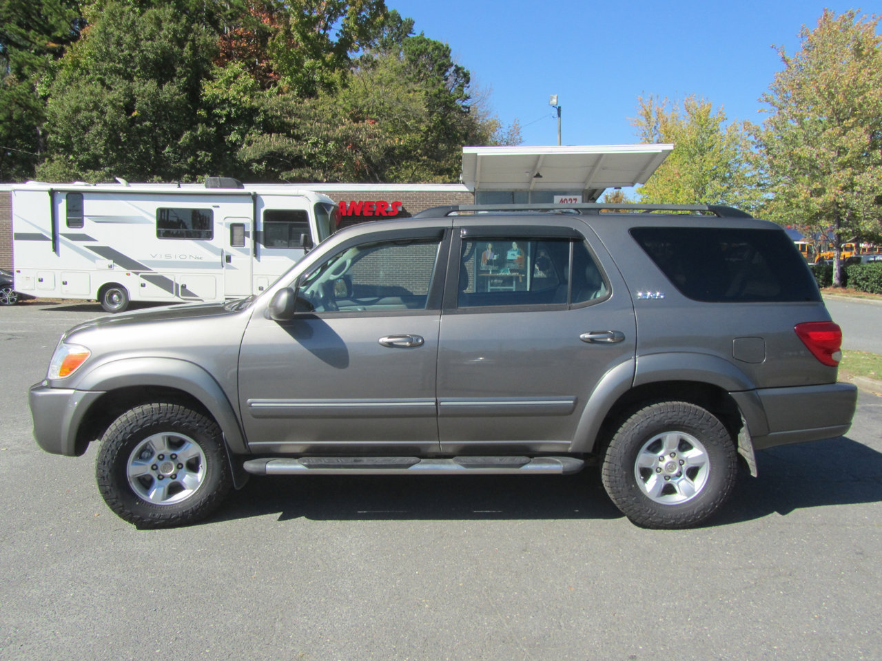 Used 2006 Toyota Sequoia SR5 image 7