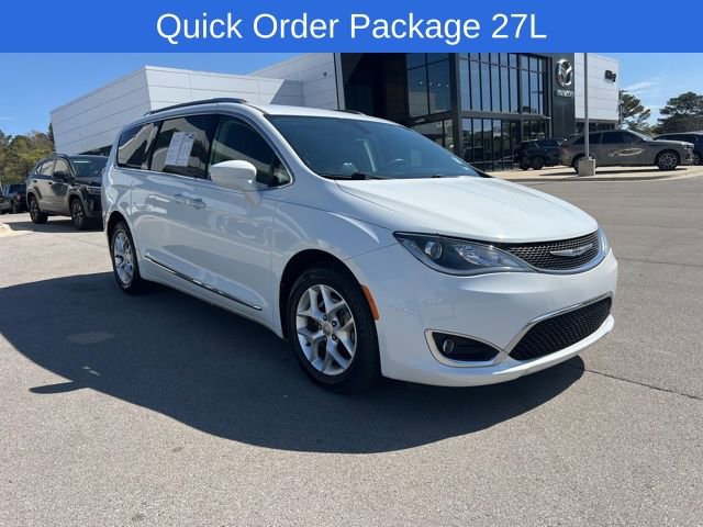 Used 2020 Chrysler Pacifica Touring-L w/ Tire & Wheel Group image 3