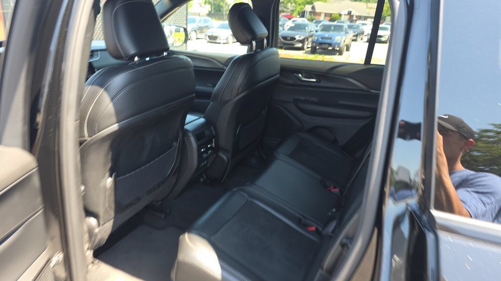 Used 2024 Jeep Grand Cherokee Altitude RWD image 23