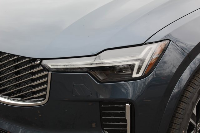 New 2026 Volvo XC90 B5 Core w/ Protection Package Premier image 9