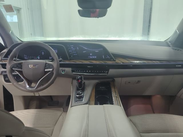 Used 2022 Cadillac Escalade Premium Luxury Platinum w/ LPO, Radiant Package image 39