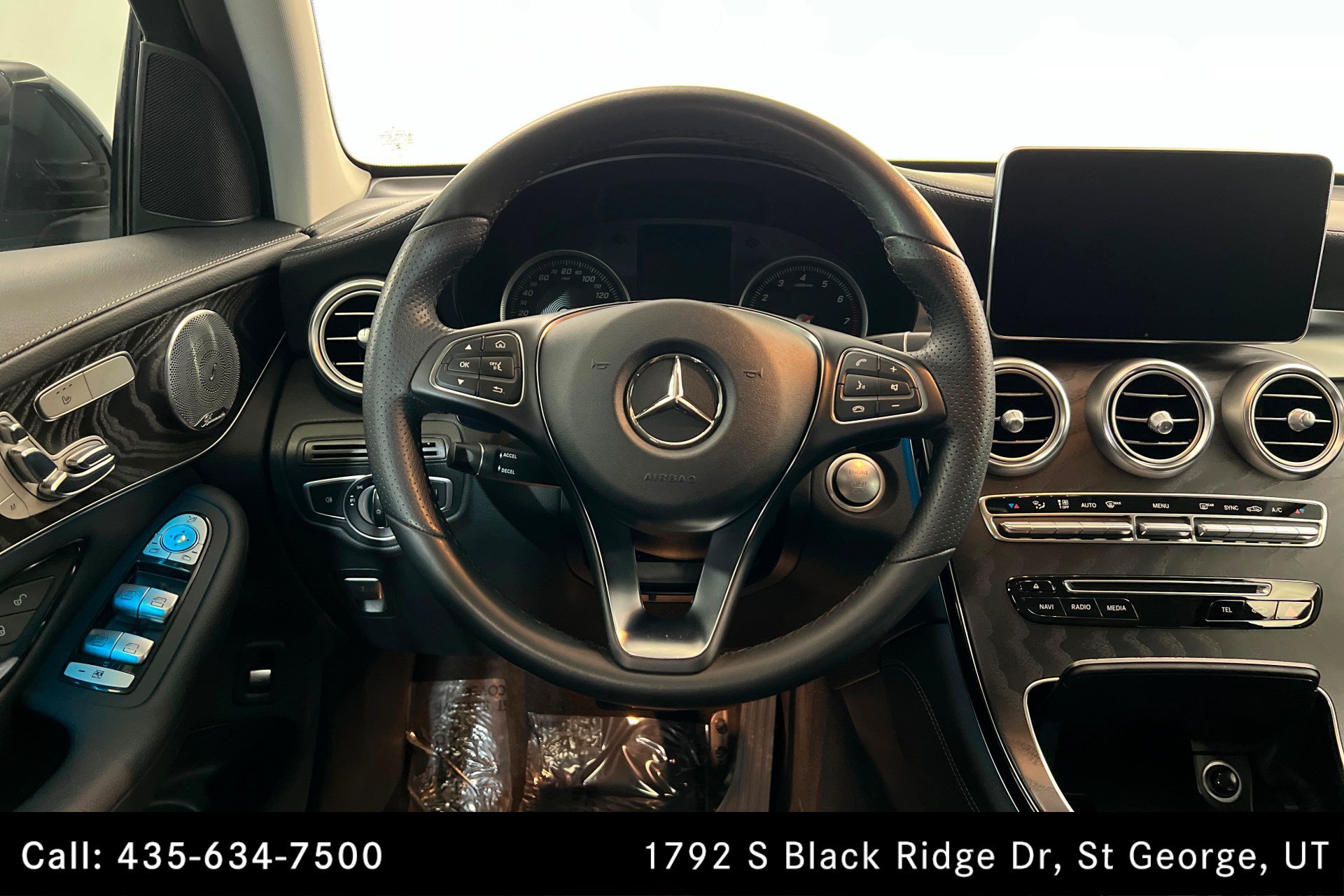 Used 2017 Mercedes-Benz GLC 300 4MATIC Coupe image 12