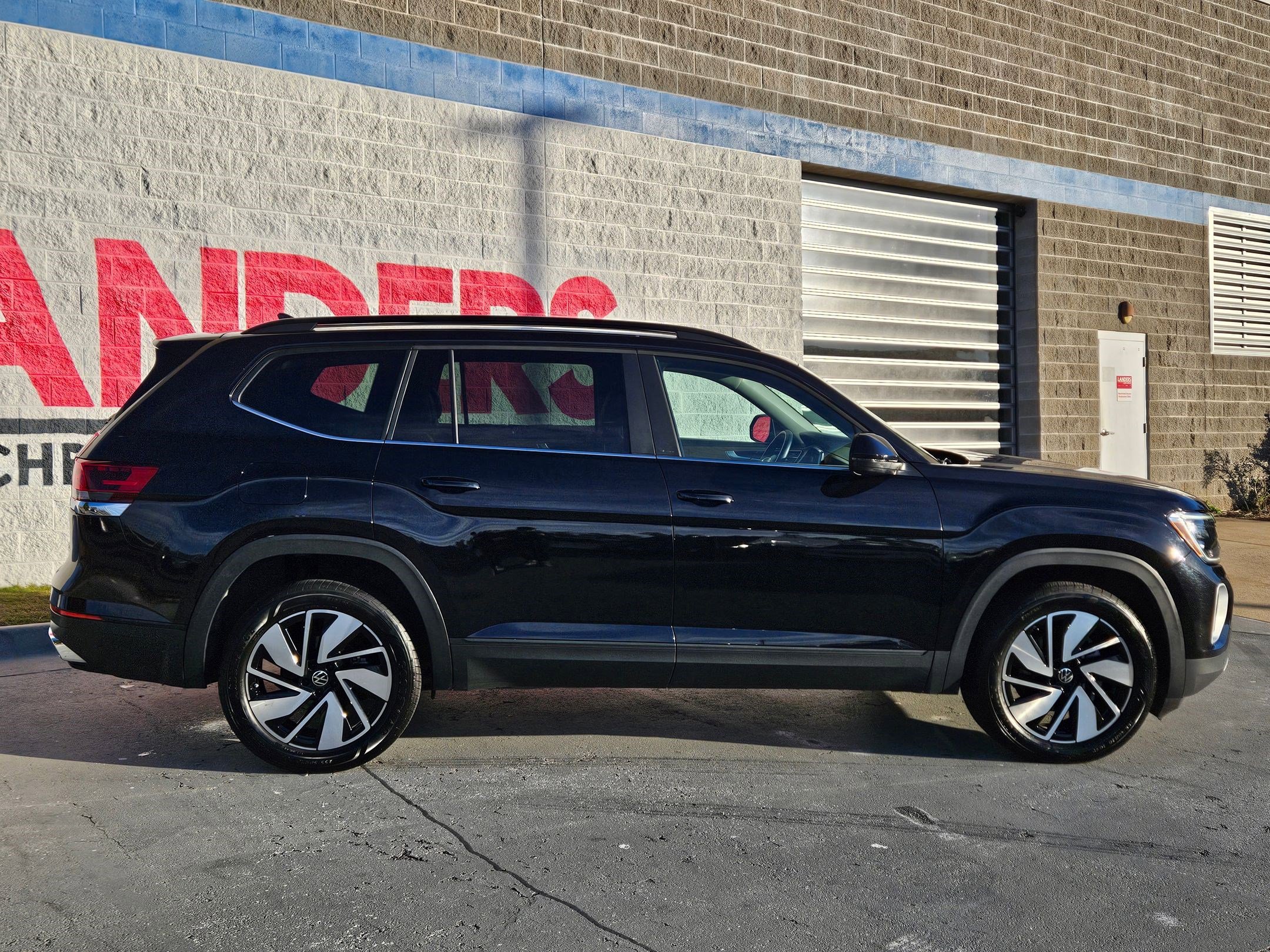 Used 2024 Volkswagen Atlas SE image 8