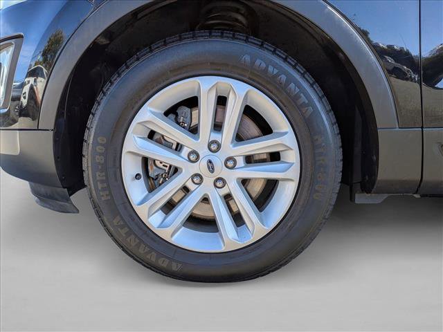 Used 2017 Ford Explorer XLT w/ Equipment Group 201A FWD image 24