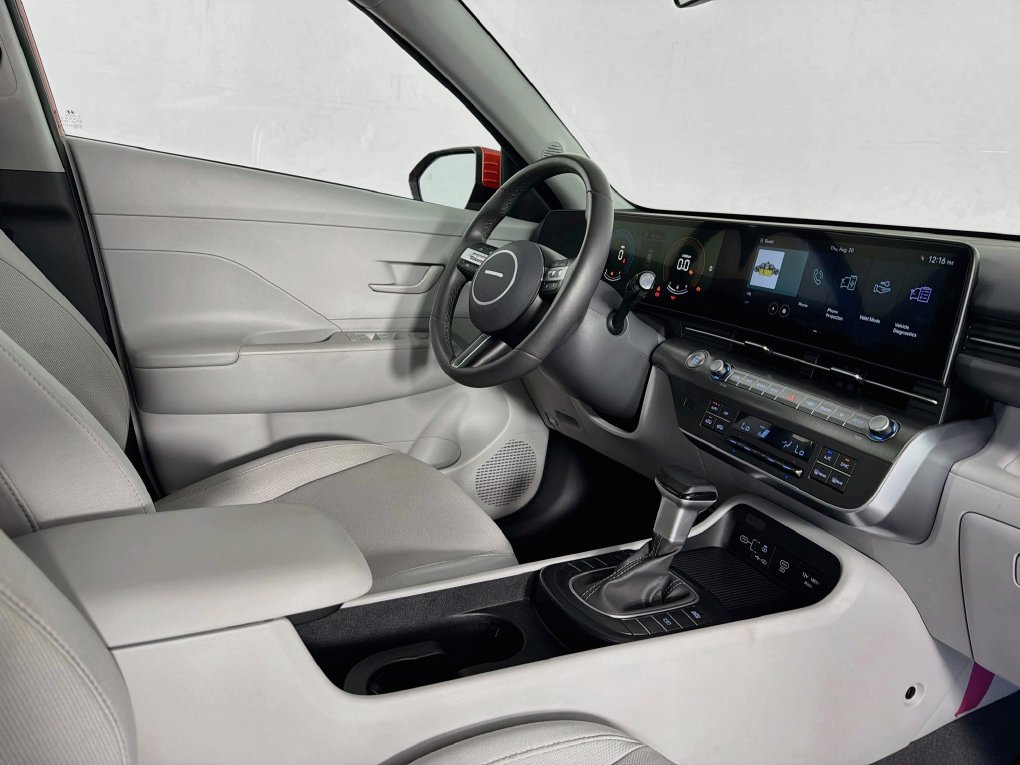 Used 2024 Hyundai Kona SEL FWD image 35