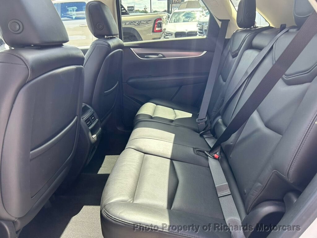 Used 2018 Cadillac XT5 Luxury w/ Driver Awareness Package AWD/4WD image 16