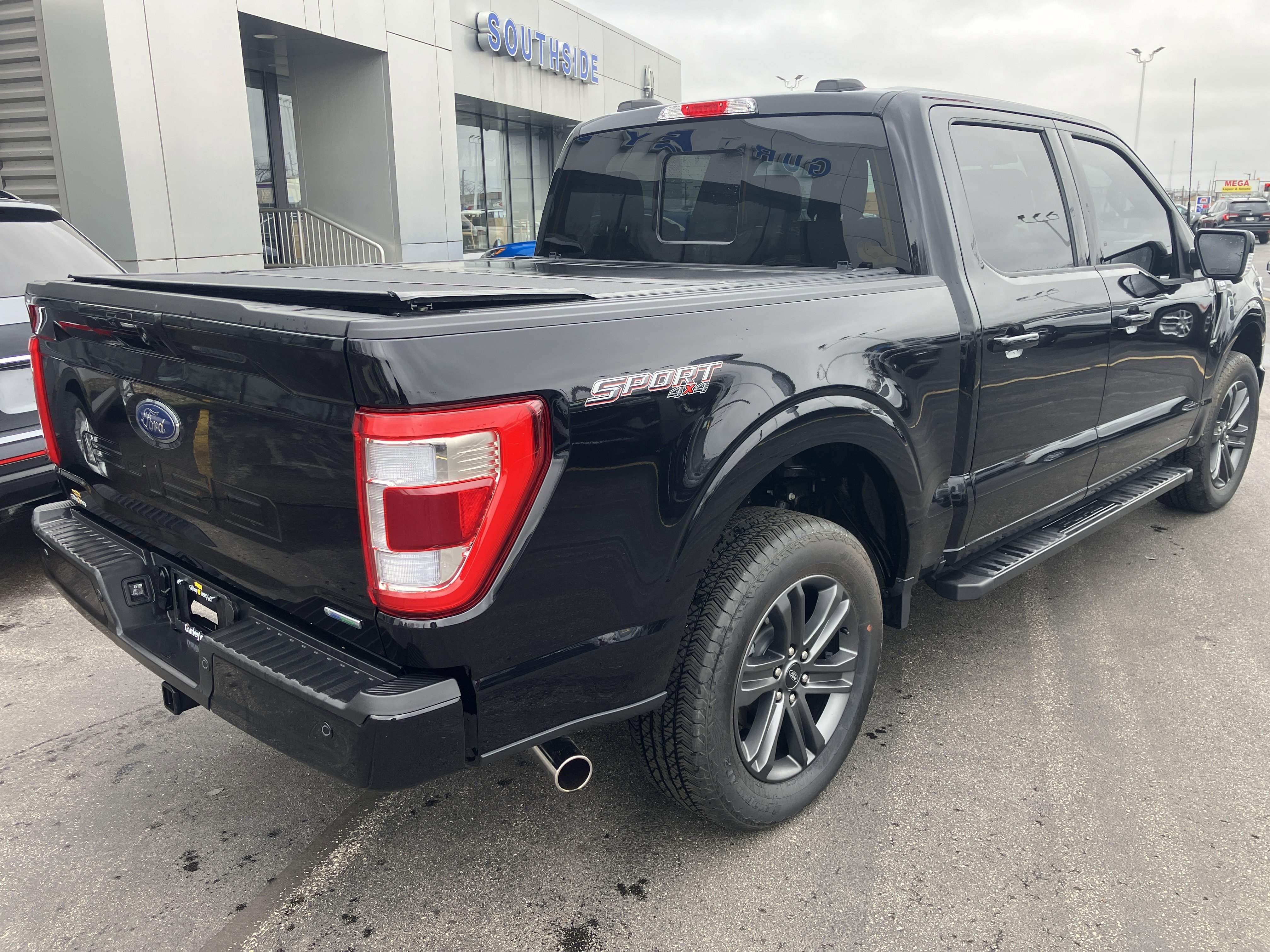 Used 2023 Ford F150 Lariat w/ Equipment Group 502A High image 7