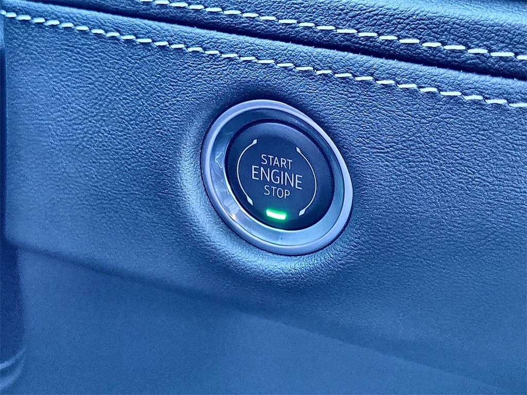 Used 2025 Cadillac Escalade Sport image 16