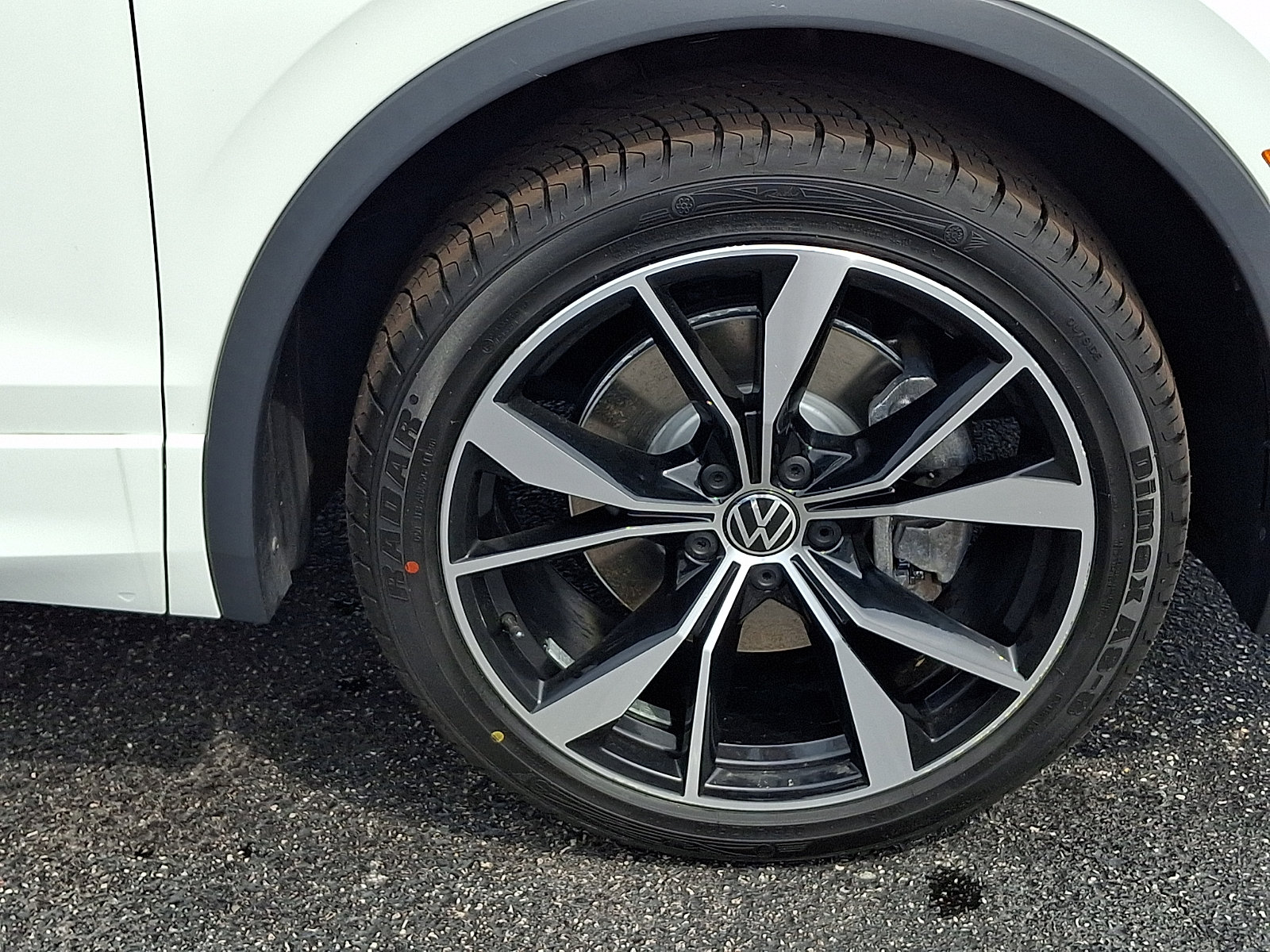 Certified 2023 Volkswagen Tiguan SEL R-Line AWD/4WD image 8