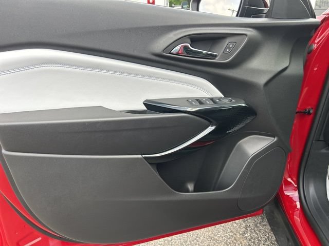 New 2026 Chevrolet Trax LT w/ Midnight Edition FWD image 11