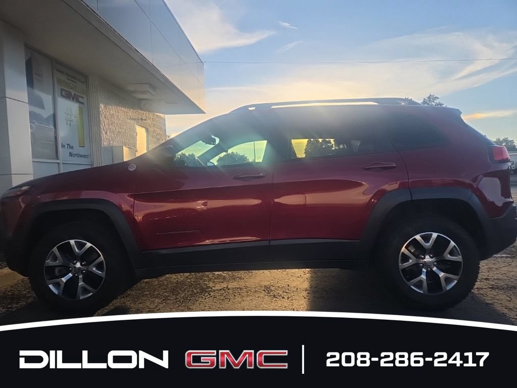 Used 2016 Jeep Cherokee Trailhawk w/ Leather Interior Group AWD/4WD image 4
