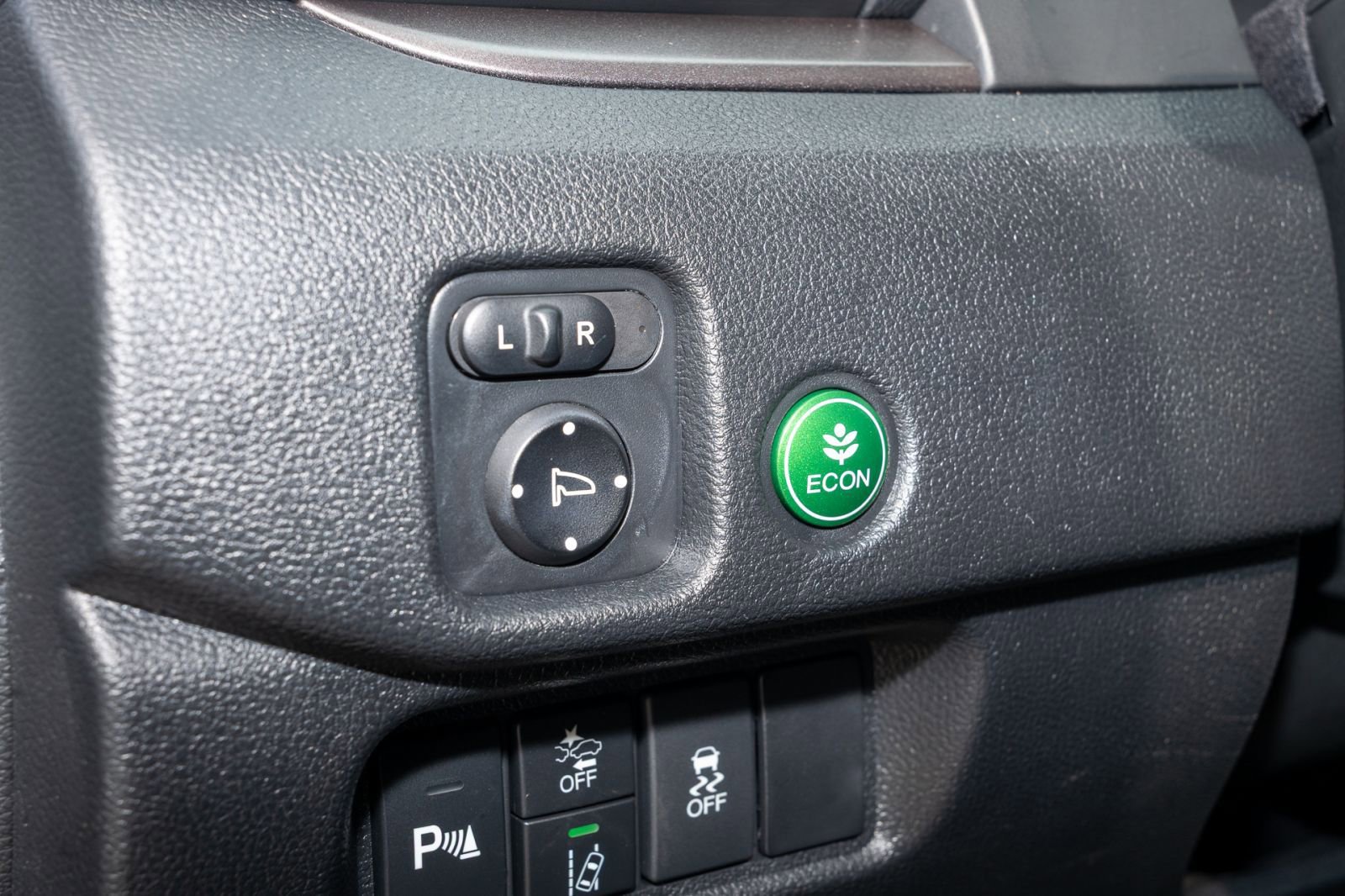 Certified 2025 Honda Passport EX-L image 29