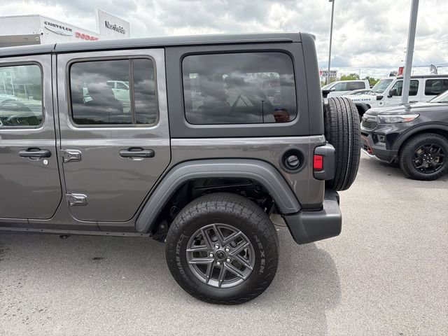 Used 2025 Jeep Wrangler Unlimited Sport AWD/4WD image 9
