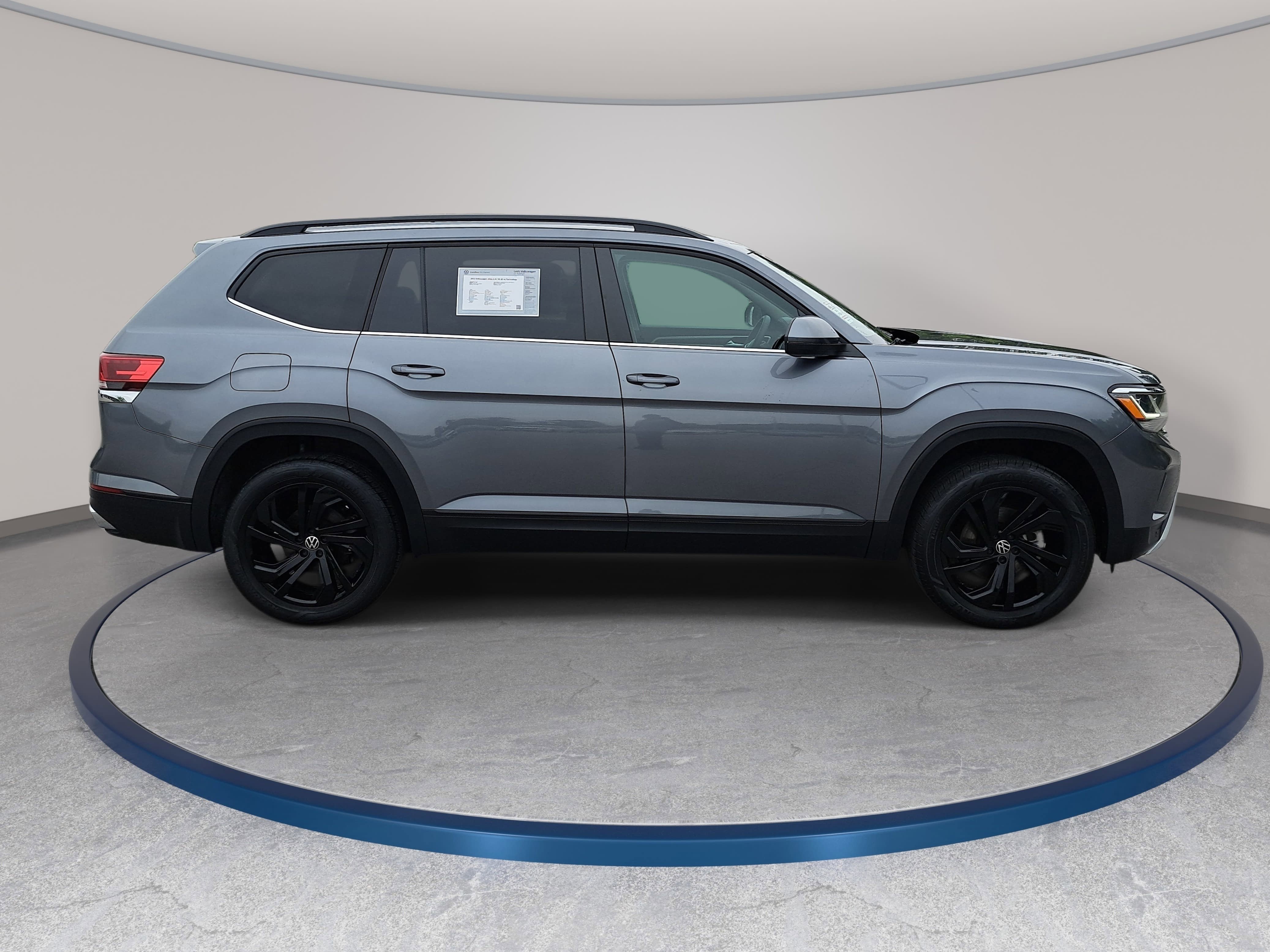 Certified 2023 Volkswagen Atlas SE w/ Black Wheel Package AWD/4WD image 4