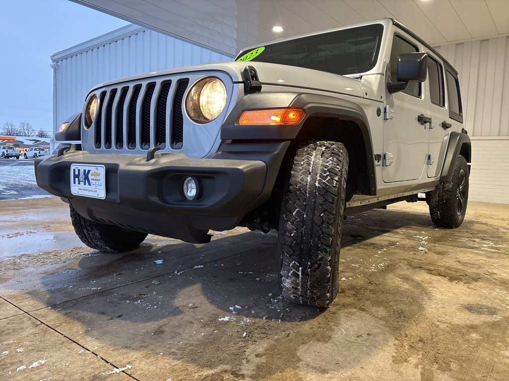 Used 2023 Jeep Wrangler Sport image 31