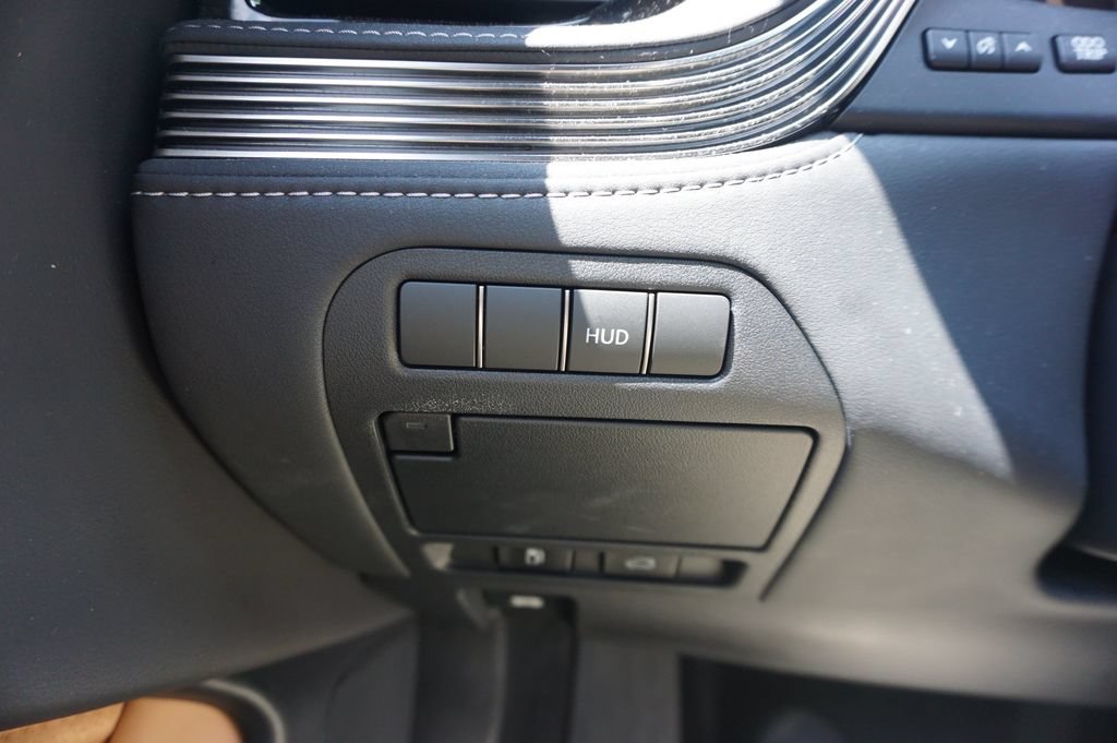 Used 2024 Lexus LS 500 RWD image 5