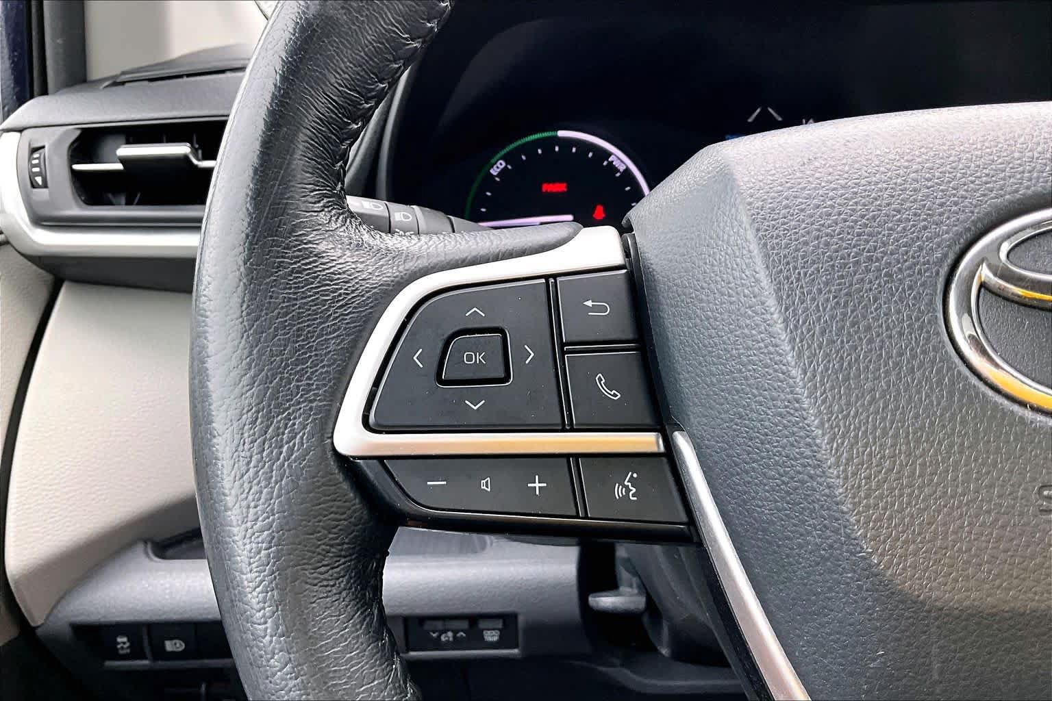 Certified 2024 Toyota Sienna XLE FWD image 24