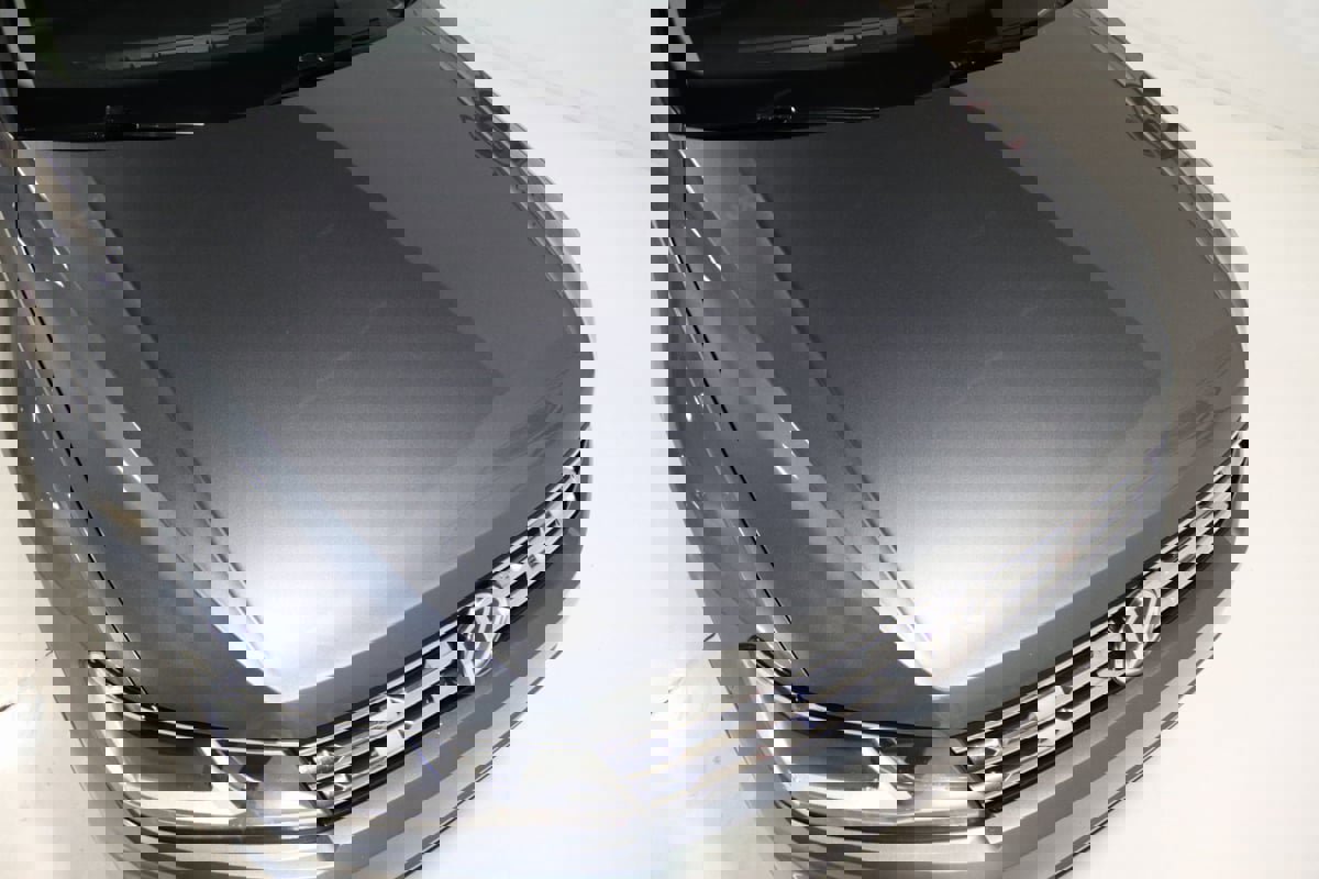 Used 2021 Volkswagen Tiguan SE w/ Panoramic Sunroof Package image 24