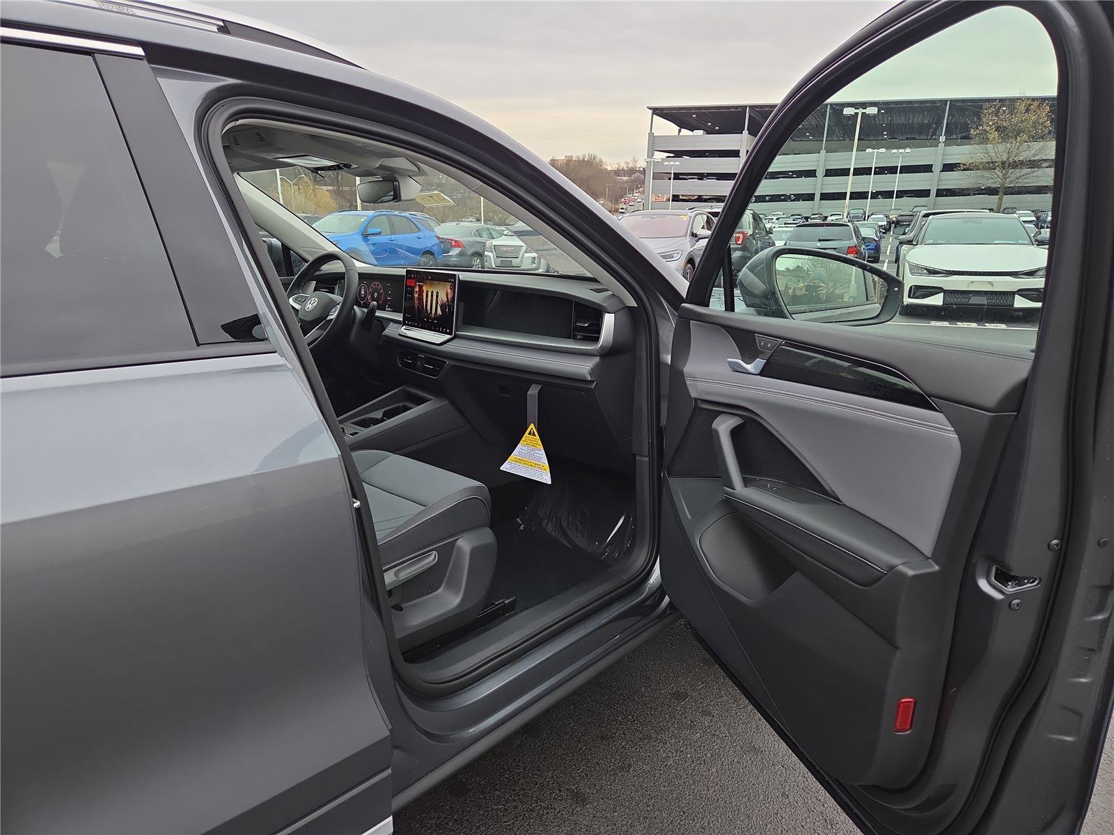 New 2026 Volkswagen Tiguan SE image 25