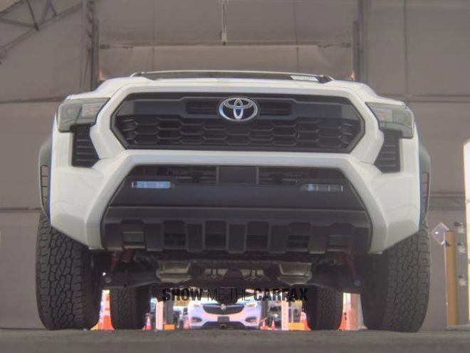 Used 2025 Toyota Tacoma TRD Off-Road image 3