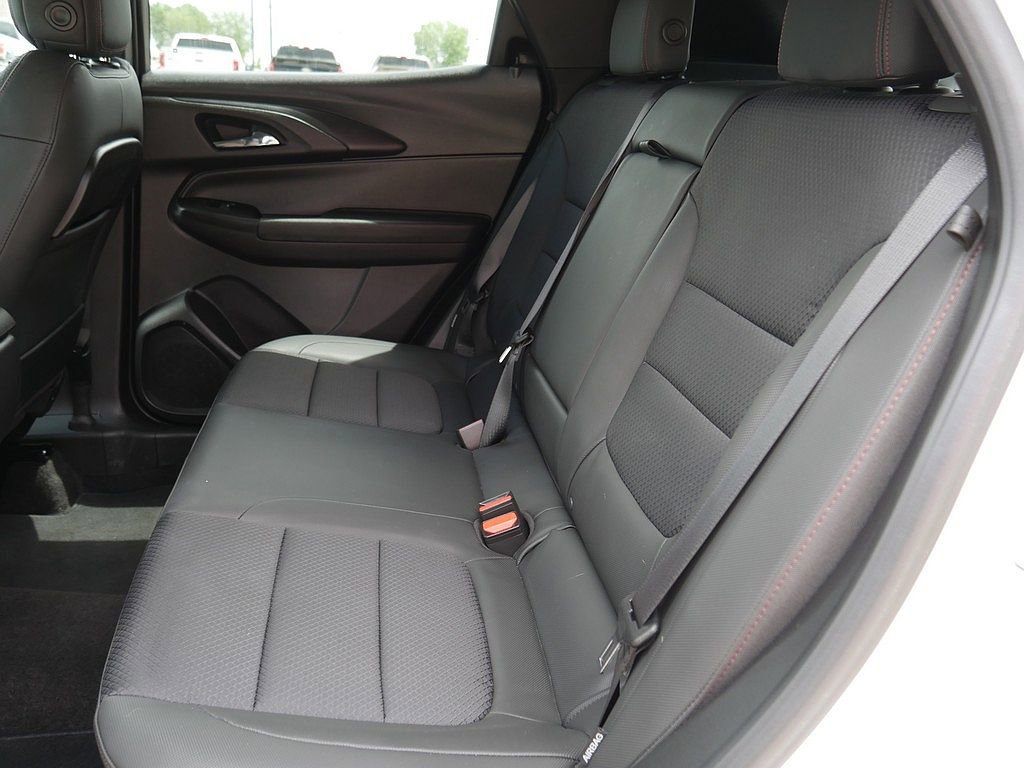 Used 2021 Chevrolet TrailBlazer RS w/ Sun and Liftgate Package AWD/4WD image 16