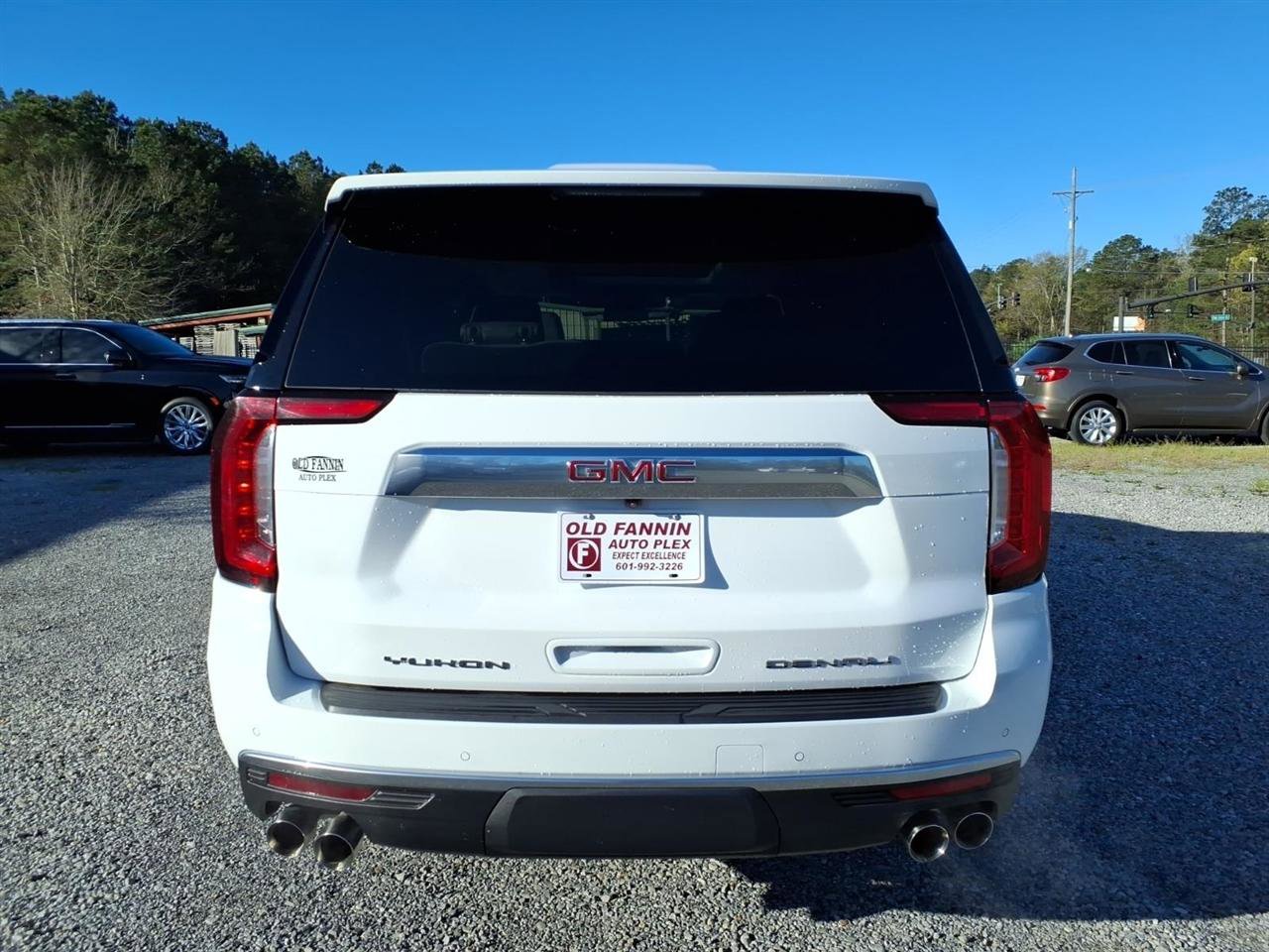 Used 2024 GMC Yukon XL Denali image 6