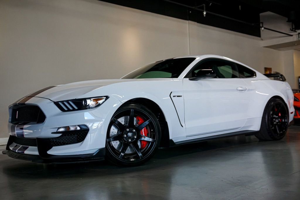 Used 2016 Ford Mustang Shelby GT350R w/ GT350R Equipment Group 920A RWD image 1