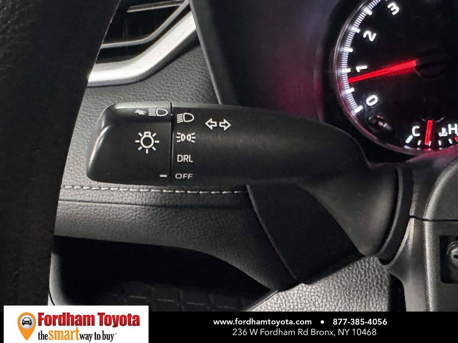 Used 2022 Toyota RAV4 LE AWD/4WD image 22