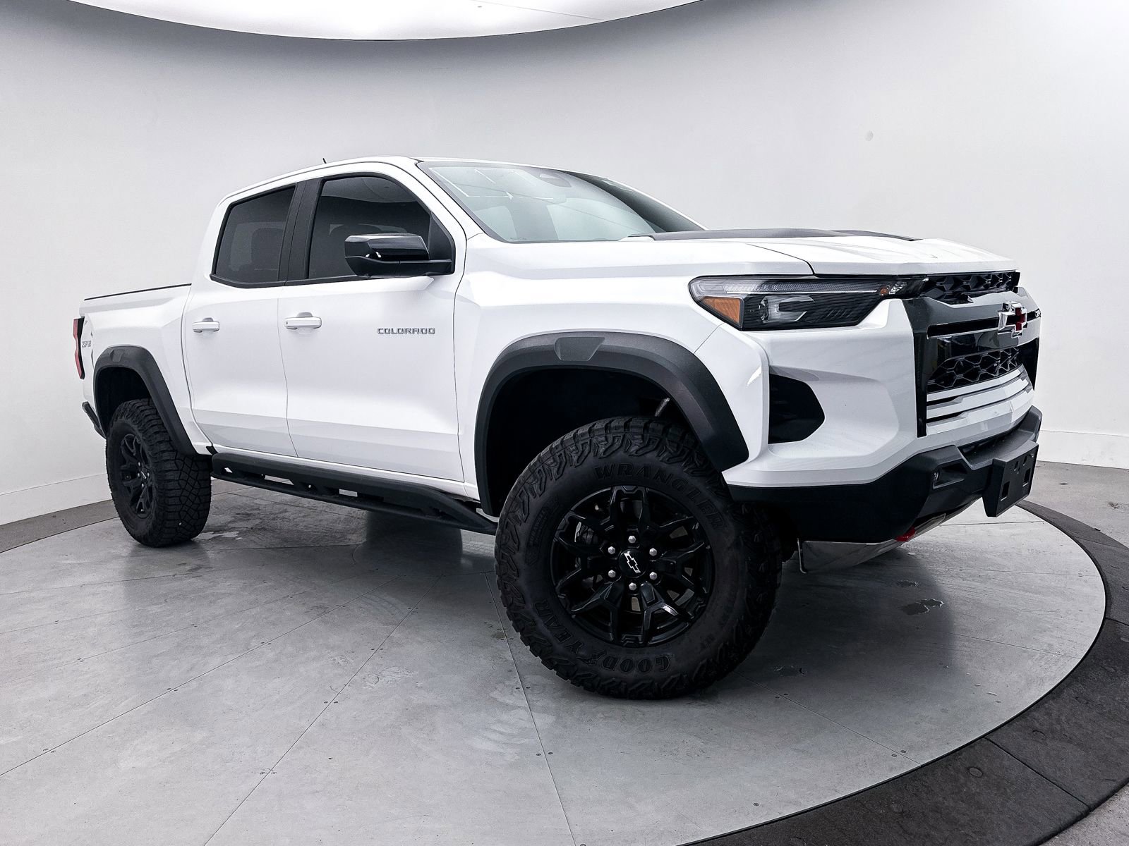 Used 2025 Chevrolet Colorado ZR2 w/ Midnight Edition