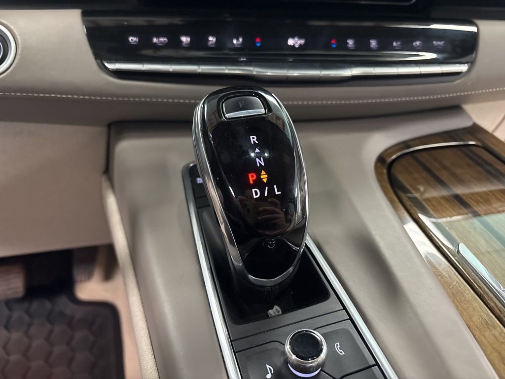 Used 2022 Cadillac Escalade ESV Premium Luxury Platinum image 21