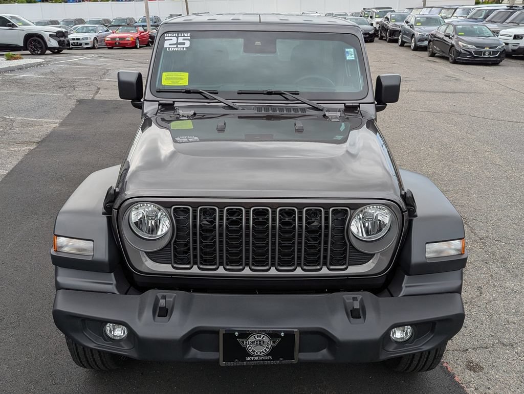 Used 2025 Jeep Wrangler Unlimited Sport AWD/4WD image 3