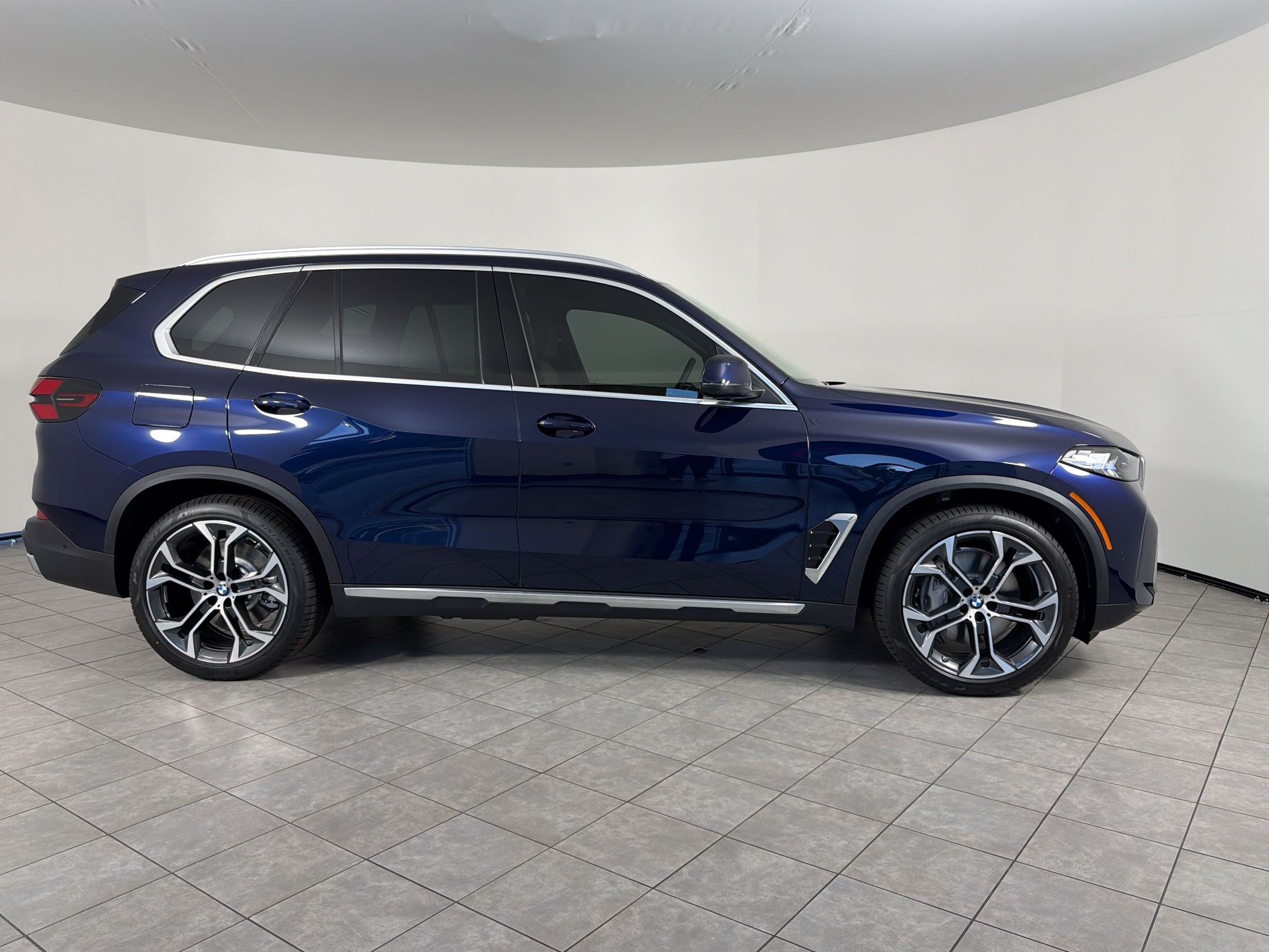 New 2026 BMW X5 xDrive50e AWD/4WD image 8