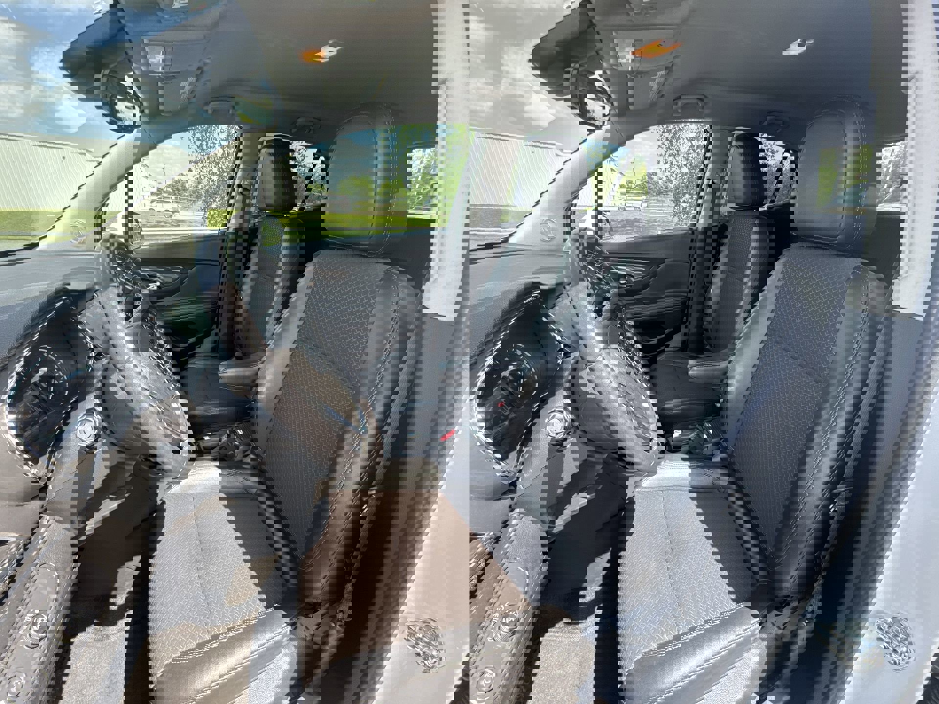 Used 2020 Buick Encore Preferred image 11