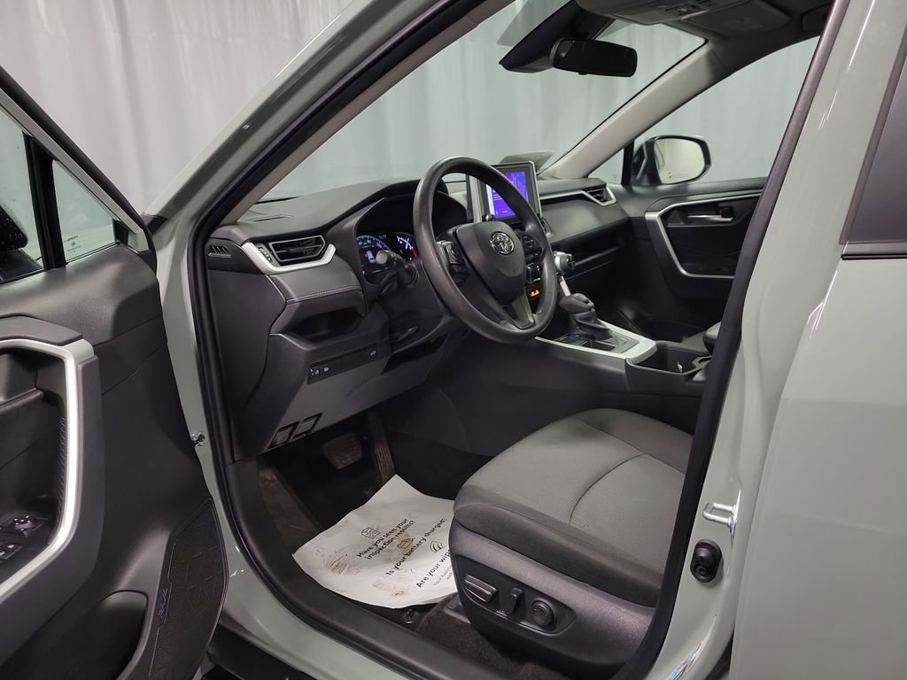 Used 2023 Toyota RAV4 XLE w/ Convenience Package image 12