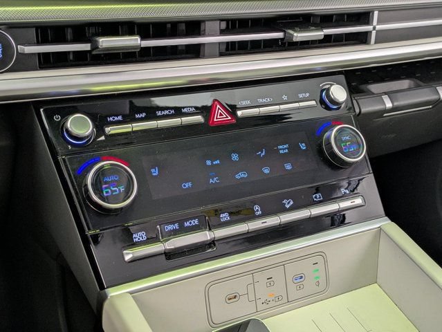 Used 2025 Hyundai Santa Fe SEL AWD/4WD image 17