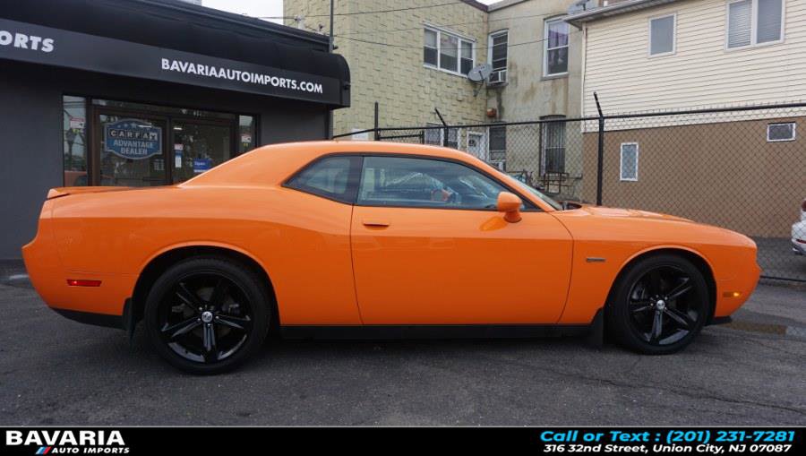 Used 2014 Dodge Challenger R/T image 9