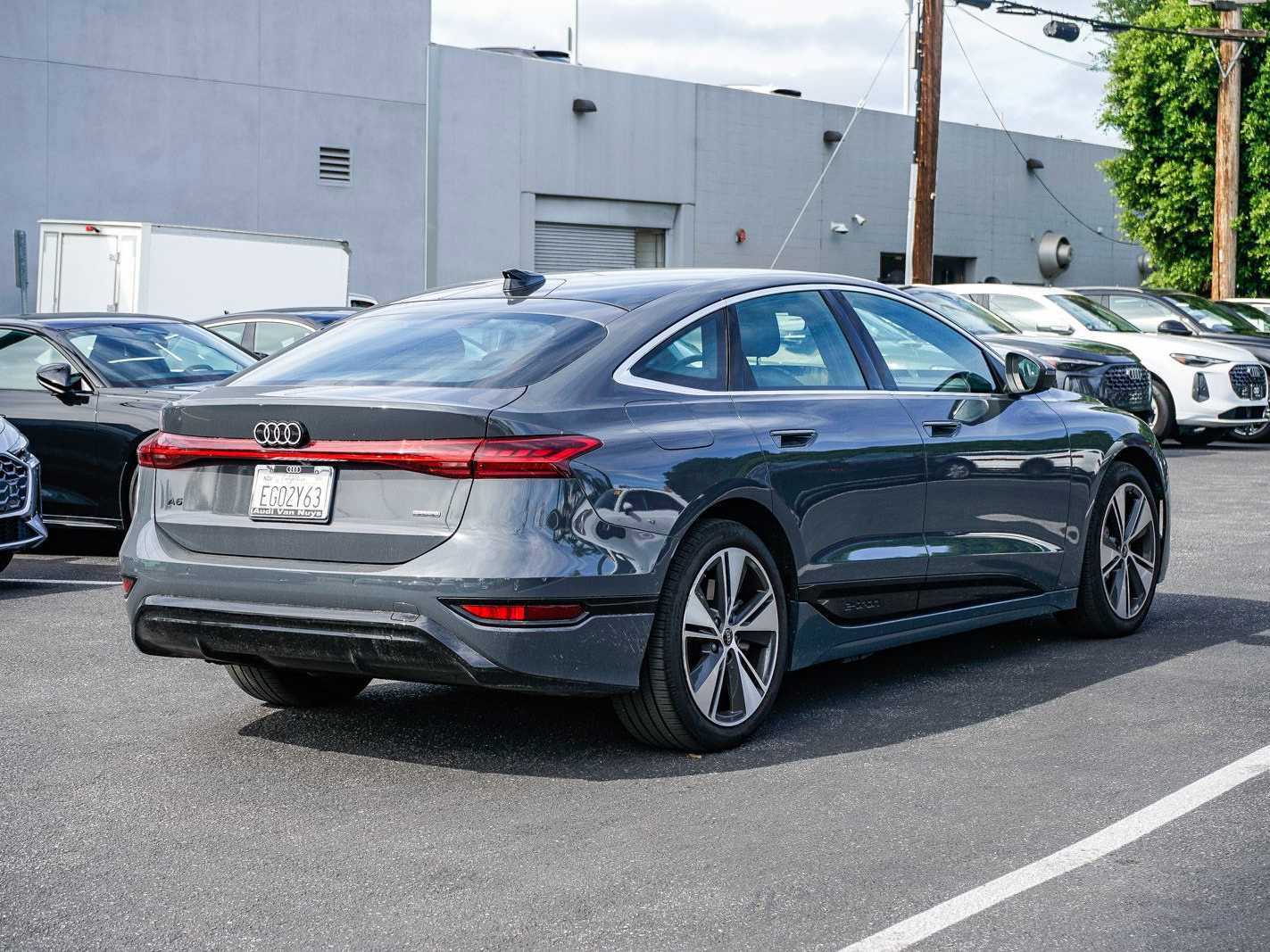 Used 2025 Audi A6 e-tron Premium w/ Convenience Package image 4