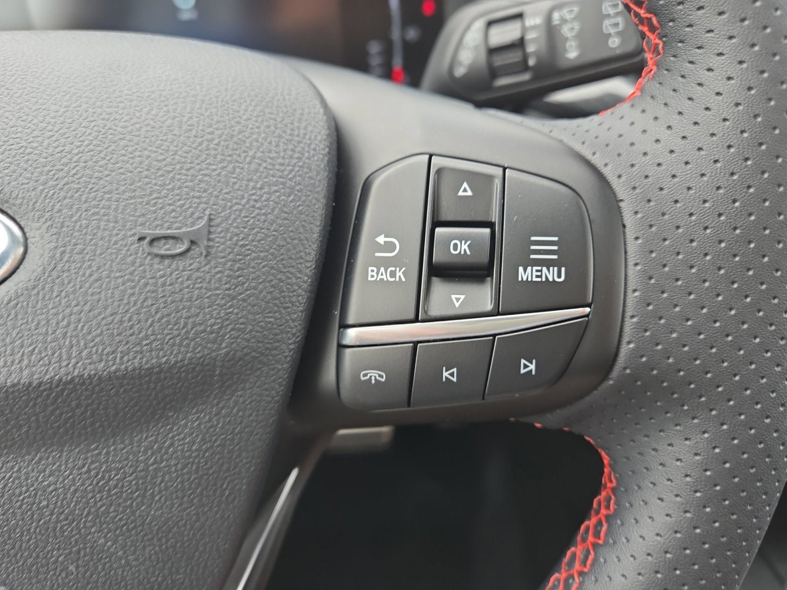 Used 2024 Ford Escape ST-Line w/ Tech Pack #1 AWD/4WD image 15
