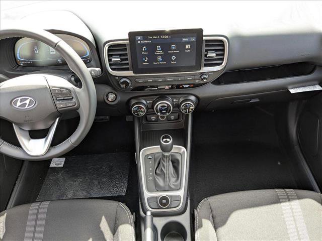 New 2025 Hyundai Venue SEL image 18