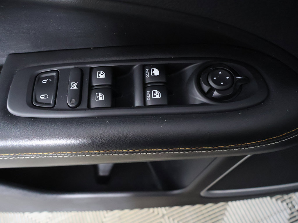 Used 2019 Jeep Compass Latitude w/ Cold Weather Group AWD/4WD image 32