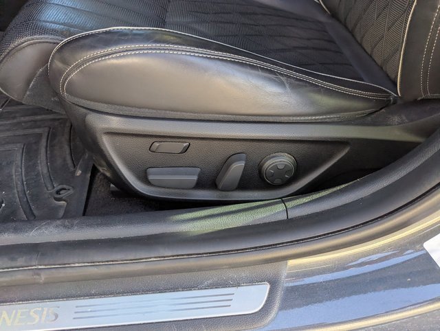 Used 2020 Genesis G70 2.0T image 27