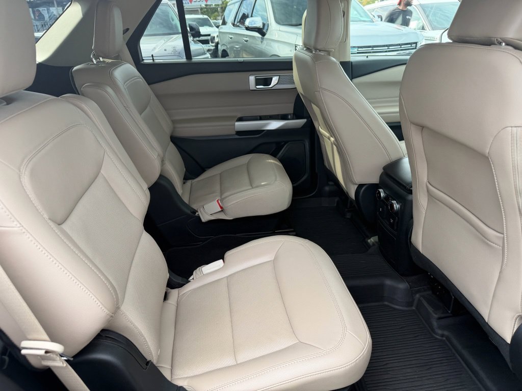 Used 2022 Ford Explorer Limited w/ Hybrid Equipment Group 310A AWD/4WD image 15