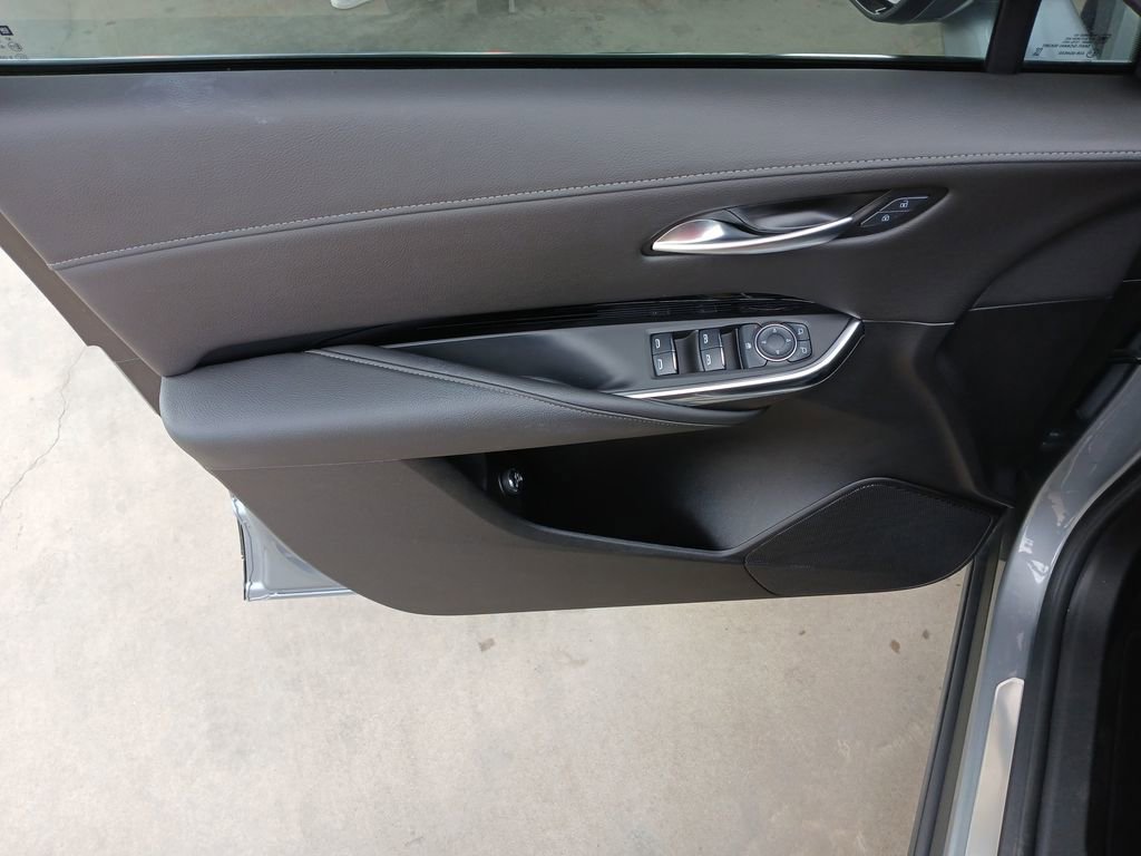 Certified 2024 Cadillac XT4 Luxury w/ Cold Weather Package image 23