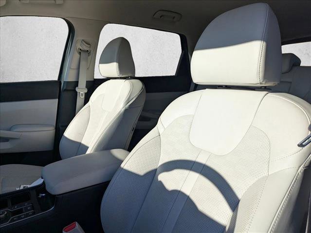 Used 2025 Kia Sorento S image 9