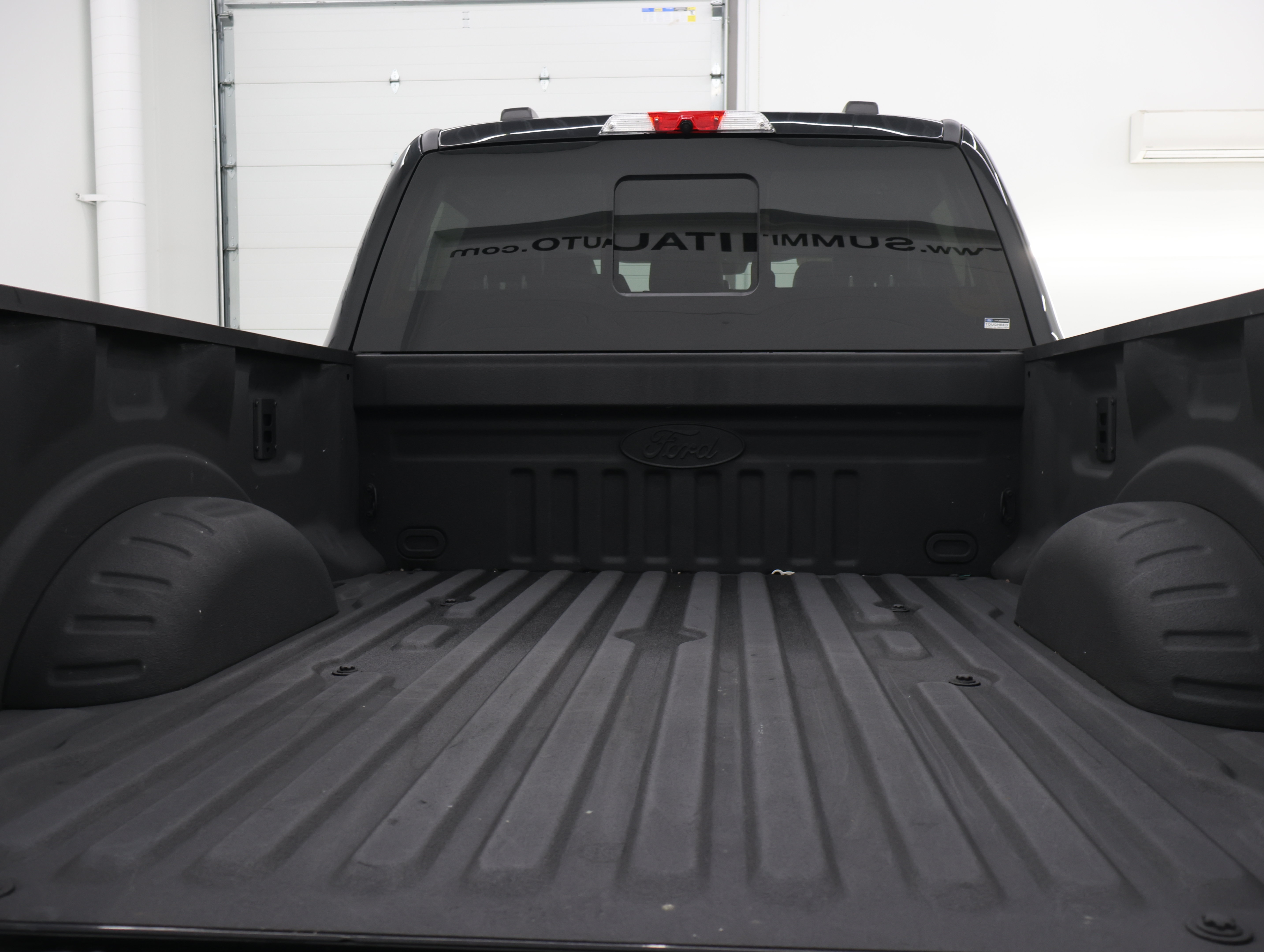 Used 2025 Ford F350 Lariat w/ Lariat Ultimate Package AWD/4WD image 32