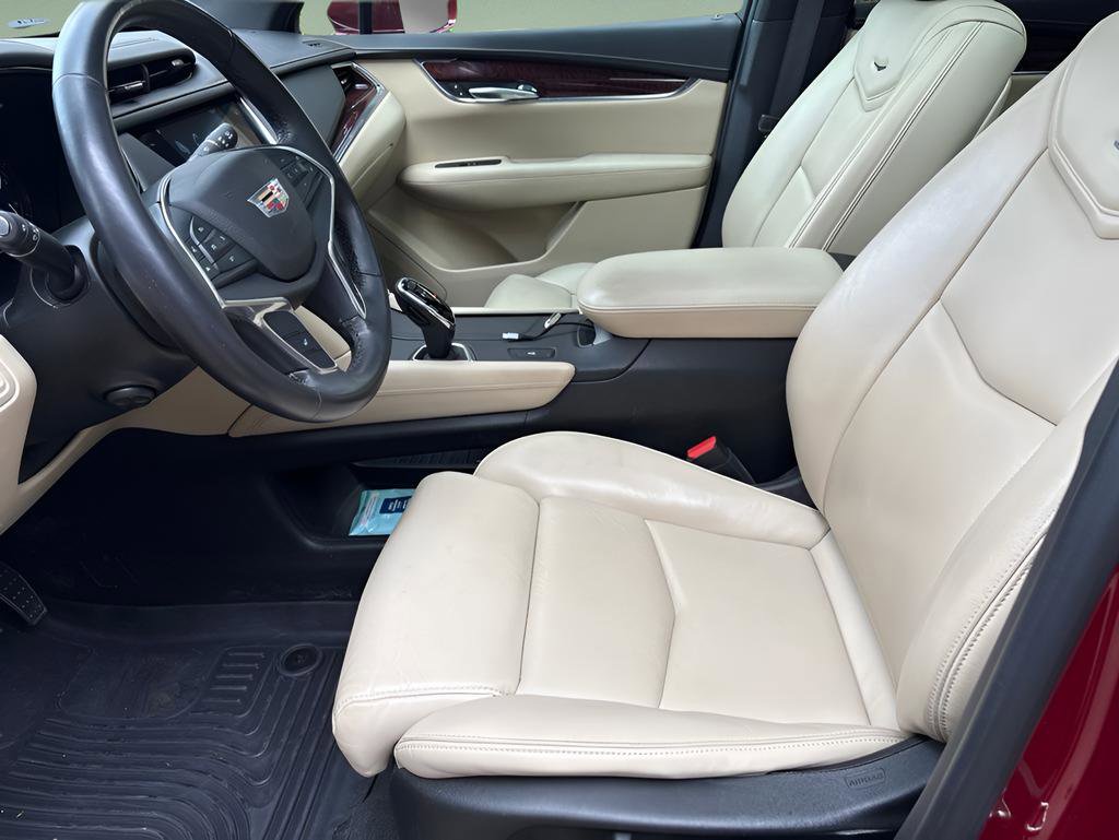 Used 2017 Cadillac XT5 Luxury FWD image 14