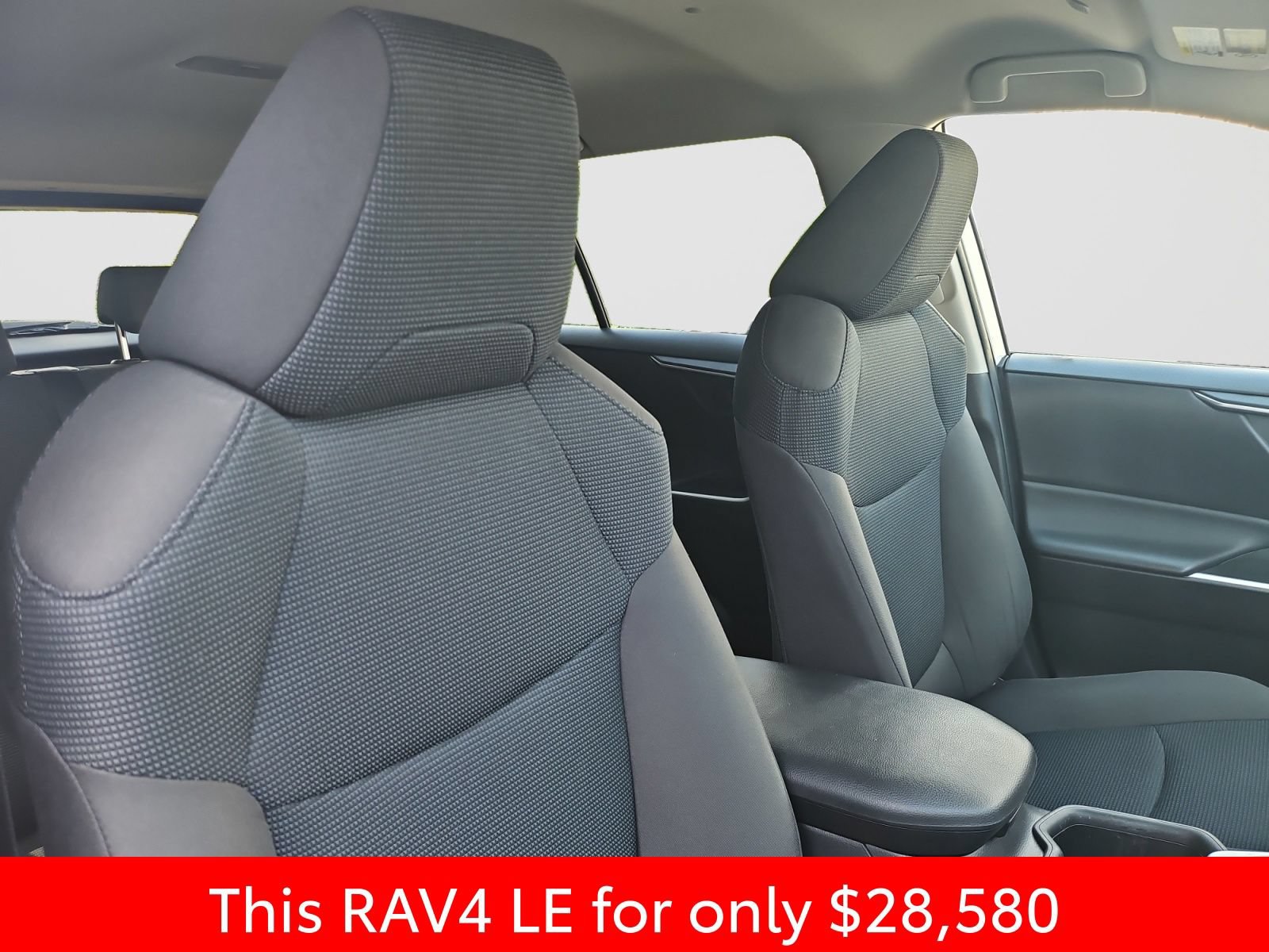 Used 2023 Toyota RAV4 LE AWD/4WD image 17
