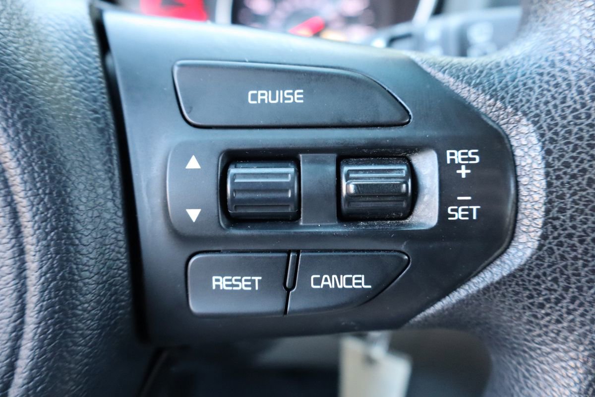 Used 2015 Kia Sedona LX w/ LX Convenience Package image 30