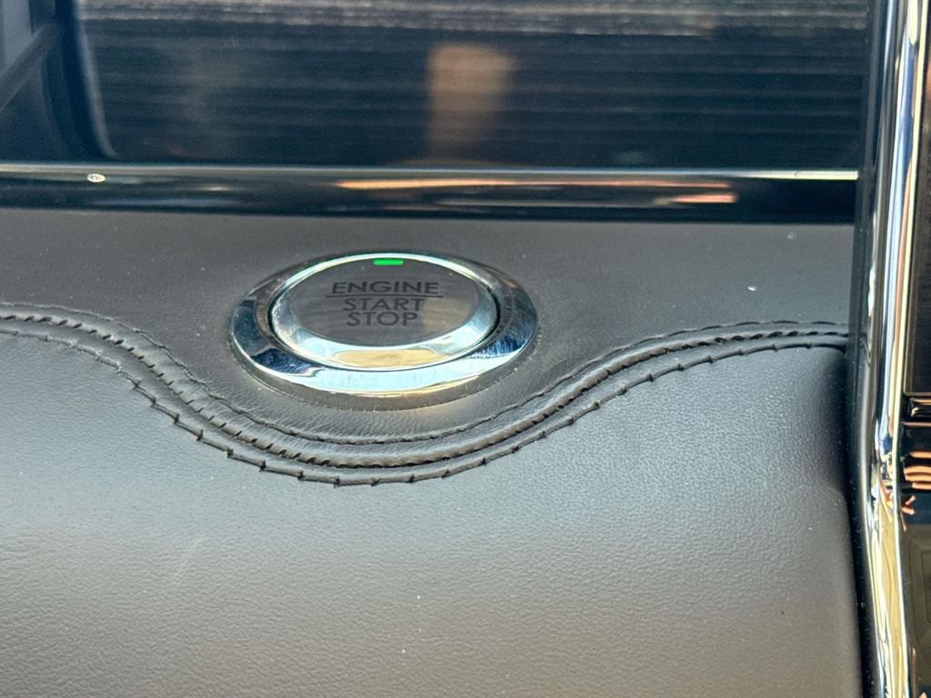 Certified 2022 Lincoln Navigator Black Label AWD/4WD image 31