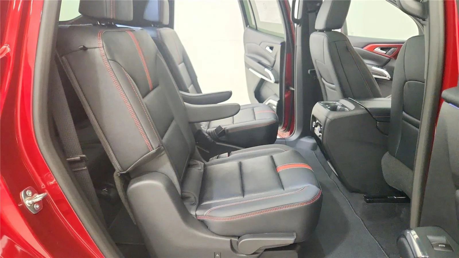 New 2026 Chevrolet Traverse RS image 38